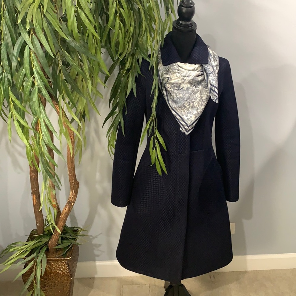 Spring and Fall Coat for Women. Handmade by an European designer.